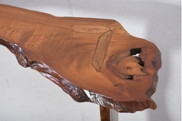 中古　美品　国産職人手作り　自然な形をそのまま活かした造りが魅力的な飾り棚(飾り台、花台、ディスプレイ)(R-081886)