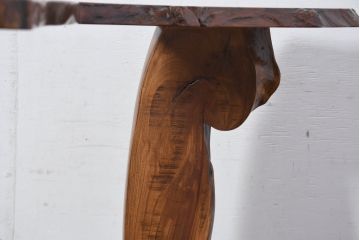 中古　美品　国産職人手作り　自然な形をそのまま活かした造りが魅力的な飾り棚(飾り台、花台、ディスプレイ)(R-081886)