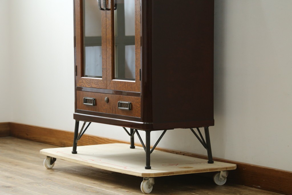 新古　未使用展示品　二本松工藝館　田中家具　欅(ケヤキ)材　玉杢　和モダンな空間づくりにおすすめのサイドキャビネット　(定価約57万円)(R-081887)