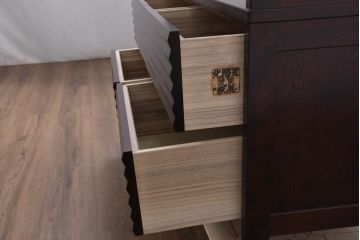 中古　未使用展示品　北海道民芸家具　美しい佇まいと機能性を兼ね備えた引き出し付き飾り棚(陳列棚、収納棚、オープンラック、キャビネット)(定価約30万円)(R-081888)