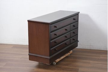 中古　肥前民芸家具　深みのある木の色合いが美しい小振りなチェスト(引き出し、洋服タンス、衣装タンス、サイドチェスト、ローチェスト)(R-081889)