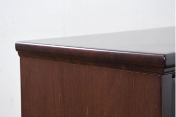 中古　肥前民芸家具　深みのある木の色合いが美しい小振りなチェスト(引き出し、洋服タンス、衣装タンス、サイドチェスト、ローチェスト)(R-081889)