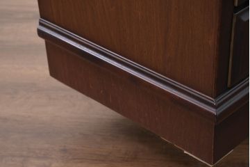 中古　肥前民芸家具　深みのある木の色合いが美しい小振りなチェスト(引き出し、洋服タンス、衣装タンス、サイドチェスト、ローチェスト)(R-081889)