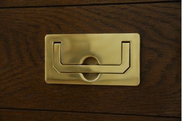中古　カリモク家具(karimoku)　domani(ドマーニ)　Morganton(モーガントン)　上品な佇まいのドロワーチェスト(サイドチェスト、引き出し、店舗什器)(定価約30万円)(R-081891)