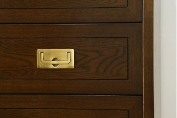 中古　カリモク家具(karimoku)　domani(ドマーニ)　Morganton(モーガントン)　上品な佇まいのドロワーチェスト　定価約17万円　(R-081892)