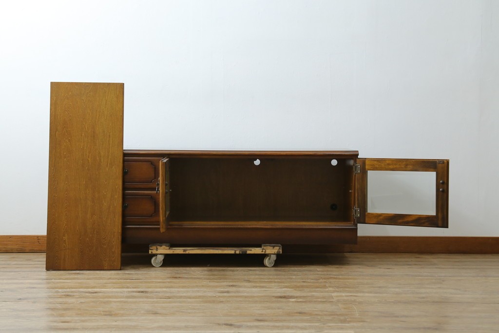 中古　カリモク家具(karimoku)　COLONIAL(コロニアル)シリーズ　カントリースタイルのお部屋におすすめなテレビボード　定価約26万円　(R-081893)