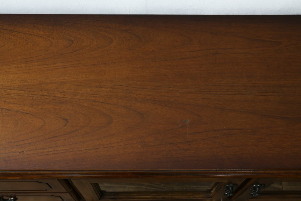 中古　カリモク家具(karimoku)　COLONIAL(コロニアル)シリーズ　カントリースタイルのお部屋におすすめなテレビボード　定価約26万円　(R-081893)