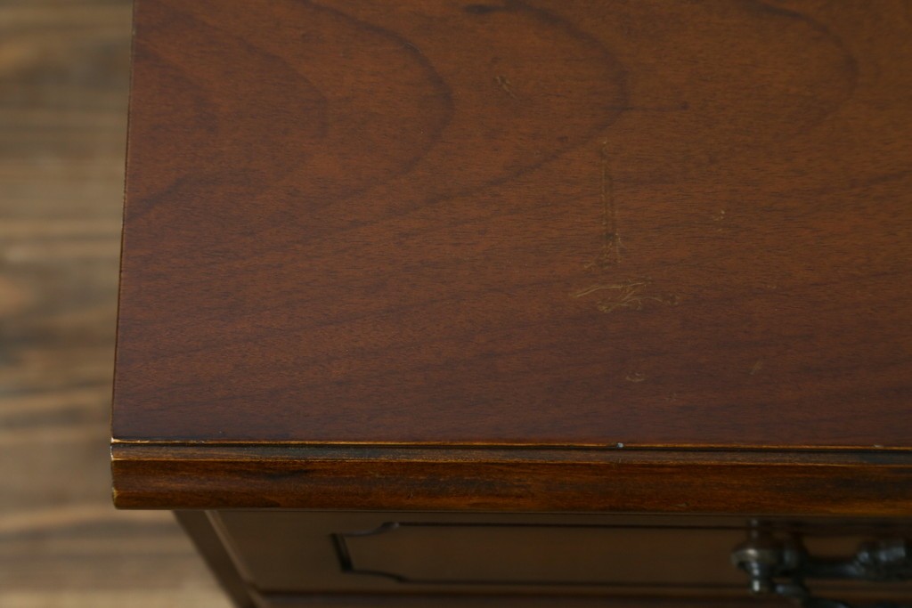 中古　カリモク家具(karimoku)　COLONIAL(コロニアル)シリーズ　カントリースタイルのお部屋におすすめなテレビボード　定価約26万円　(R-081893)