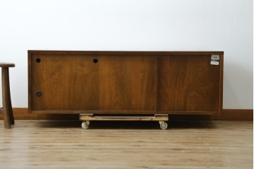 中古　カリモク家具(karimoku)　COLONIAL(コロニアル)シリーズ　カントリースタイルのお部屋におすすめなテレビボード　定価約26万円　(R-081893)