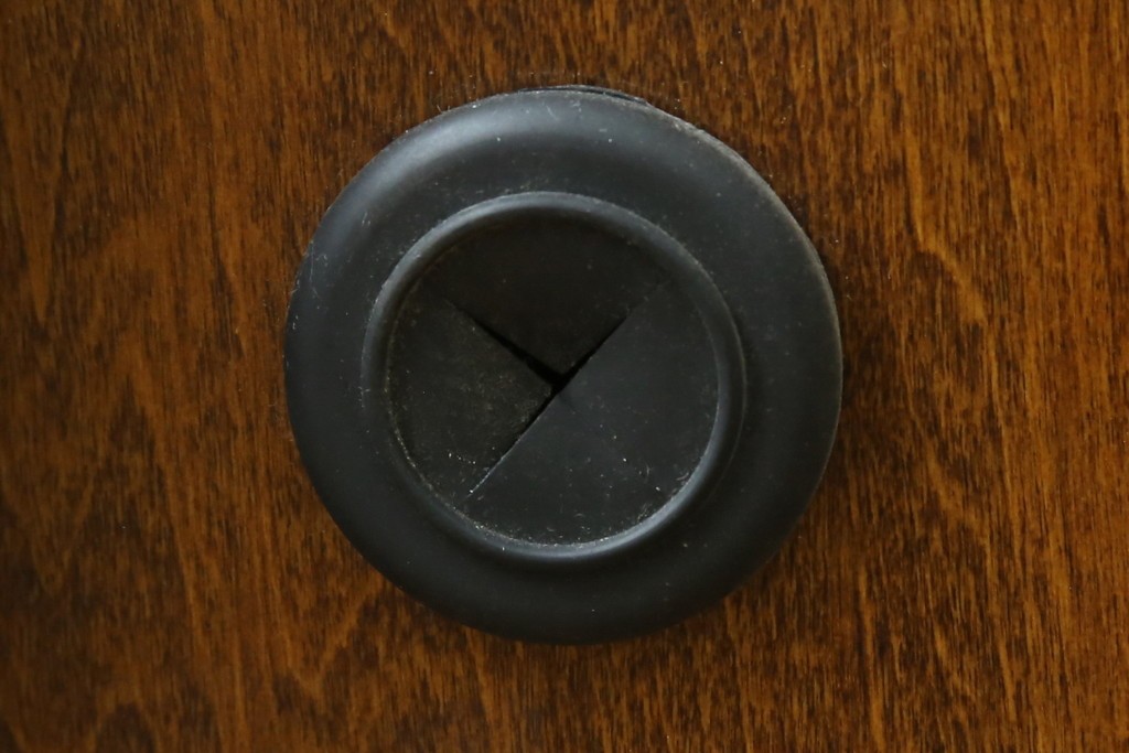 中古　カリモク家具(karimoku)　COLONIAL(コロニアル)シリーズ　カントリースタイルのお部屋におすすめなテレビボード　定価約26万円　(R-081893)