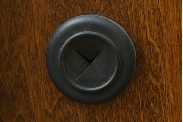 中古　カリモク家具(karimoku)　COLONIAL(コロニアル)シリーズ　カントリースタイルのお部屋におすすめなテレビボード　定価約26万円　(R-081893)