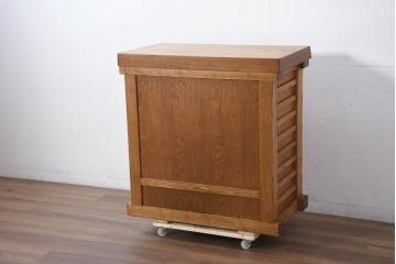 和製ビンテージ　特注!!　高級品　総タモ材　天板極厚1枚板　自然な木の風合いを楽しめる和風サイドキャビネット(サイドボード、戸棚、収納棚、ヴィンテージ)(R-081895)