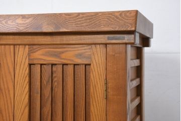 和製ビンテージ　特注!!　高級品　総タモ材　天板極厚1枚板　自然な木の風合いを楽しめる和風サイドキャビネット(サイドボード、戸棚、収納棚、ヴィンテージ)(R-081895)