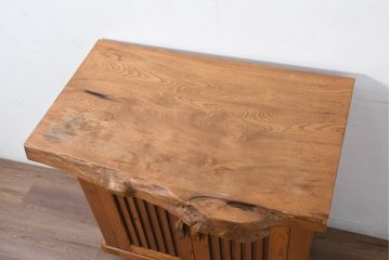 和製ビンテージ　特注!!　高級品　総タモ材　天板極厚1枚板　自然な木の風合いを楽しめる和風サイドキャビネット(サイドボード、戸棚、収納棚、ヴィンテージ)(R-081896)