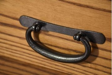 和製ビンテージ　特注!!　高級品　総タモ材　天板極厚1枚板　自然な木の風合いを楽しめる和風サイドキャビネット(サイドボード、戸棚、収納棚、ヴィンテージ)(R-081896)
