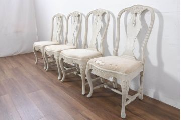 フランスアンティーク　ペイント仕上げ限定　美しい彫刻とシャビーな風合いが魅力的なダイニングチェア4脚セット(椅子、イス、バラ売り可能)(R-081903)