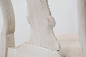 フランスアンティーク　ペイント仕上げ限定　美しい彫刻とシャビーな風合いが魅力的なダイニングチェア4脚セット(椅子、イス、バラ売り可能)(R-081903)