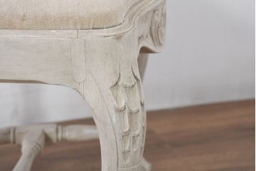 フランスアンティーク　ペイント仕上げ限定　美しい彫刻とシャビーな風合いが魅力的なダイニングチェア5脚セット(椅子、イス、バラ売り可能)(R-081904)
