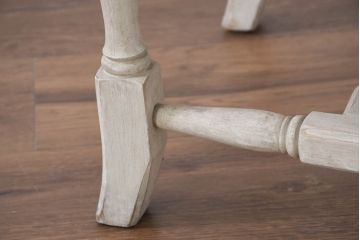 フランスアンティーク　ペイント仕上げ限定　美しい彫刻とシャビーな風合いが魅力的なダイニングチェア5脚セット(椅子、イス、バラ売り可能)(R-081904)