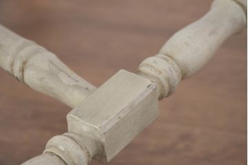 フランスアンティーク　ペイント仕上げ限定　シャビーな風合いが魅力的なバルーンバックチェア4脚セット(ダイニングチェア、椅子、イス、バラ売り可能)(R-081905)