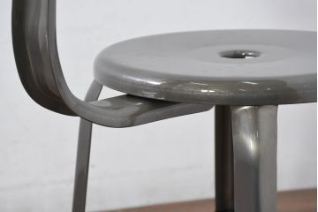 中古　美品　フランス　Nicolle Chair(ニコル・チェア)　Whale Tail(ホエールテイル)　インダストリアルデザインがおしゃれなオールスチールのメタルチェア6脚セット(板座チェア、ダイニングチェア、椅子、イス、バラ売り可能)(定価6脚で約35万円)(R-081913)