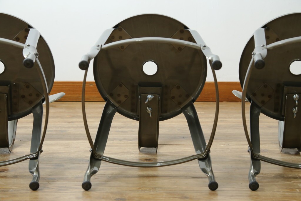 中古　美品　フランス　オールスチール製　Whale Tail(ホエールテイル・チェア)　工業用チェアの名作!　Nicolle Chair(ニコルチェア)7脚セット　定価(7脚合計)約41万円　(R-081914)