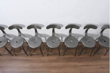 中古　美品　フランス　Nicolle Chair(ニコル・チェア)　Whale Tail(ホエールテイル)　インダストリアルデザインがおしゃれなオールスチールのメタルチェア7脚セット(板座チェア、ダイニングチェア、椅子、イス、バラ売り可能)(定価7脚で約50万円)(R-081914)
