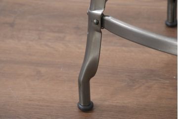 中古　美品　フランス　Nicolle Chair(ニコル・チェア)　Whale Tail(ホエールテイル)　インダストリアルデザインがおしゃれなオールスチールのメタルチェア7脚セット(板座チェア、ダイニングチェア、椅子、イス、バラ売り可能)(定価7脚で約50万円)(R-081914)