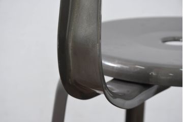 中古　美品　フランス　Nicolle Chair(ニコル・チェア)　Whale Tail(ホエールテイル)　インダストリアルデザインがおしゃれなオールスチールのメタルチェア7脚セット(板座チェア、ダイニングチェア、椅子、イス、バラ売り可能)(定価7脚で約50万円)(R-081914)