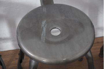 中古　フランス　Nicolle Chair(ニコル・チェア)　Whale Tail(ホエールテイル)　やや小ぶり　インダストリアルデザインがおしゃれなオールスチールのメタルチェア5脚セット(板座チェア、ダイニングチェア、椅子、イス、バラ売り可能)(定価5脚で約29万円)(R-081915)
