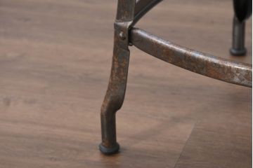 中古　フランス　Nicolle Chair(ニコル・チェア)　Whale Tail(ホエールテイル)　やや小ぶり　インダストリアルデザインがおしゃれなオールスチールのメタルチェア5脚セット(板座チェア、ダイニングチェア、椅子、イス、バラ売り可能)(定価5脚で約29万円)(R-081915)