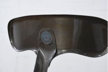 中古　フランス　Nicolle Chair(ニコル・チェア)　Whale Tail(ホエールテイル)　やや小ぶり　インダストリアルデザインがおしゃれなオールスチールのメタルチェア5脚セット(板座チェア、ダイニングチェア、椅子、イス、バラ売り可能)(定価5脚で約29万円)(R-081915)