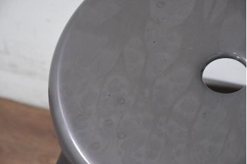 中古　フランス　Nicolle Chair(ニコル・チェア)　インダストリアルデザインがおしゃれなオールスチールのメタルスツール(板座チェア、丸椅子、丸イス)(定価約4万円)(R-081916)