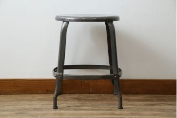中古　フランス　Nicolle Chair(ニコル・チェア)　インダストリアルデザインがおしゃれなオールスチールのメタルスツール(板座チェア、丸椅子、丸イス)(定価約4万円)(R-081916)