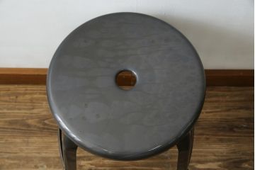 中古　フランス　Nicolle Chair(ニコル・チェア)　インダストリアルデザインがおしゃれなオールスチールのメタルスツール(板座チェア、丸椅子、丸イス)(定価約4万円)(R-081916)