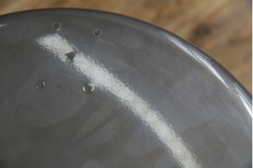 中古　フランス　Nicolle Chair(ニコル・チェア)　インダストリアルデザインがおしゃれなオールスチールのメタルスツール(板座チェア、丸椅子、丸イス)(定価約4万円)(R-081916)