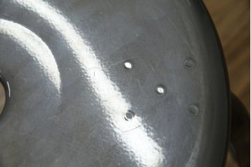 中古　フランス　Nicolle Chair(ニコル・チェア)　インダストリアルデザインがおしゃれなオールスチールのメタルスツール(板座チェア、丸椅子、丸イス)(定価約4万円)(R-081916)