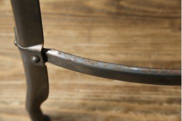 中古　フランス　Nicolle Chair(ニコル・チェア)　インダストリアルデザインがおしゃれなオールスチールのメタルスツール(板座チェア、丸椅子、丸イス)(定価約4万円)(R-081916)