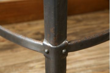 中古　フランス　Nicolle Chair(ニコル・チェア)　インダストリアルデザインがおしゃれなオールスチールのメタルスツール(板座チェア、丸椅子、丸イス)(定価約4万円)(R-081916)