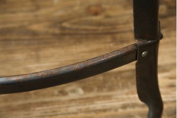 中古　フランス　Nicolle Chair(ニコル・チェア)　インダストリアルデザインがおしゃれなオールスチールのメタルスツール(板座チェア、丸椅子、丸イス)(定価約4万円)(R-081916)