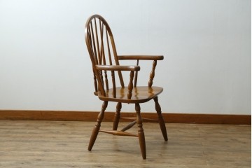 和製ビンテージ　美品　柏木工(KASHIWA)　楢(ナラ)材　挽き物加工が施された背もたれと脚が魅力的なアームチェア　(R-081918)
