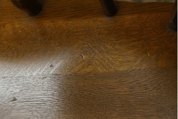 和製ビンテージ　美品　柏木工(KASHIWA)　楢(ナラ)材　挽き物加工が施された背もたれと脚が魅力的なアームチェア　(R-081918)