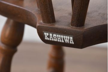 和製ビンテージ　美品　柏木工(KASHIWA)　楢(ナラ)材　挽き物加工が施された背もたれと脚が魅力的なアームチェア4脚セット(ダイニングチェア、板座チェア、イス、椅子、ヴィンテージ、バラ売り可能)(R-081918)