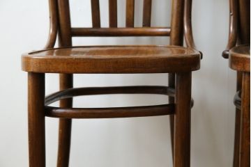 ヨーロッパアンティーク　曲げ木の美しいラインが魅力的なベントウッドチェア2脚セット(ダイニングチェア、板座チェア、イス、椅子、バラ売り可能)(R-081919)