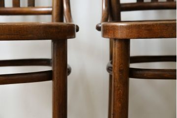 ヨーロッパアンティーク　曲げ木の美しいラインが魅力的なベントウッドチェア2脚セット(ダイニングチェア、板座チェア、イス、椅子、バラ売り可能)(R-081919)