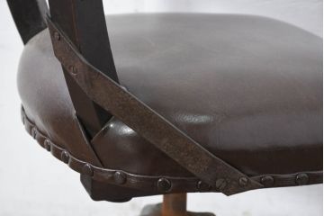 和製アンティーク　レトロデザイン　希少な小振りサイズの回転チェア(回転椅子、イス、子供椅子、キッズチェア、子供用チェア)(R-081925)