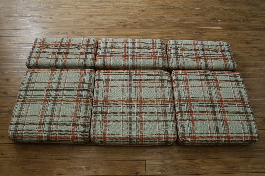 中古　美品　ACME Furniture(アクメ ファニチャー)　JETTY(ジェッティ)　色味や柄のバランスがおしゃれな3Pソファ　定価約40万円　(R-081928)