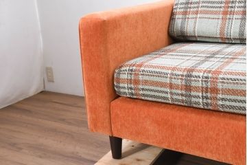 中古　美品　ACME Furniture(アクメ ファニチャー)　JETTY(ジェッティ)　色味や柄のバランスがおしゃれな3Pソファ(3人掛けソファ、三人掛け、トリプルソファ)(定価約40万円)(R-081928)