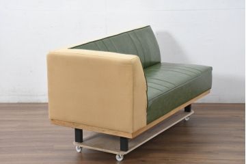 中古　美品　UP TOWN FURNITURE(アップタウン・ファニチャー)　PULLEY(プーリー)　合皮　レトロな色使いがおしゃれな2人掛けカウチソファ(二人掛け、2Pソファ、コーナーソファ)(R-081930)