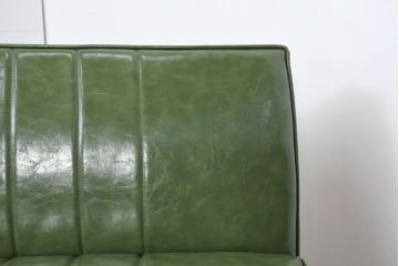 中古　美品　UP TOWN FURNITURE(アップタウン・ファニチャー)　PULLEY(プーリー)　合皮　レトロな色使いがおしゃれな2人掛けカウチソファ(二人掛け、2Pソファ、コーナーソファ)(R-081930)
